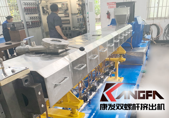橡塑機械、橡塑原材料及化工助劑、輔助加工設(shè)備等行業(yè)盛會。2019深圳國際橡塑工業(yè)展（9月23-25日）。國內(nèi)外雙螺桿擠出機、橡塑行業(yè)上下游企業(yè)拓展市場的絕佳選擇！
