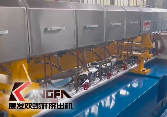 康發(fā)雙螺桿擠出機生產(chǎn)車間戰(zhàn)酷暑，保生產(chǎn)視頻剪輯。新的一月，新的一天，努力工作，努力生活！加油康發(fā)人！